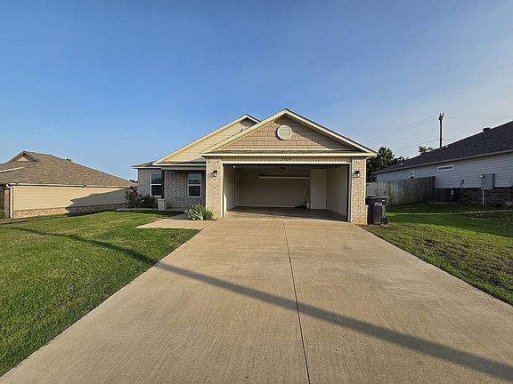4th image of 2509 Judes Way