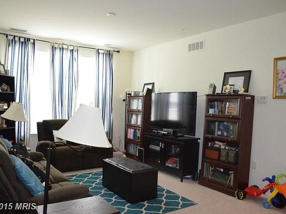 3rd image of 309 Maple Tree Dr APT 1J