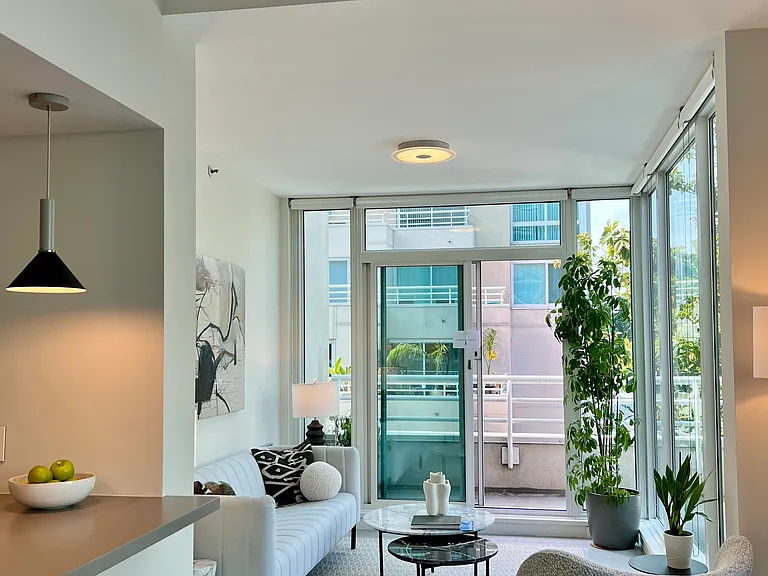 220 Lombard St #116 — Photo 6
