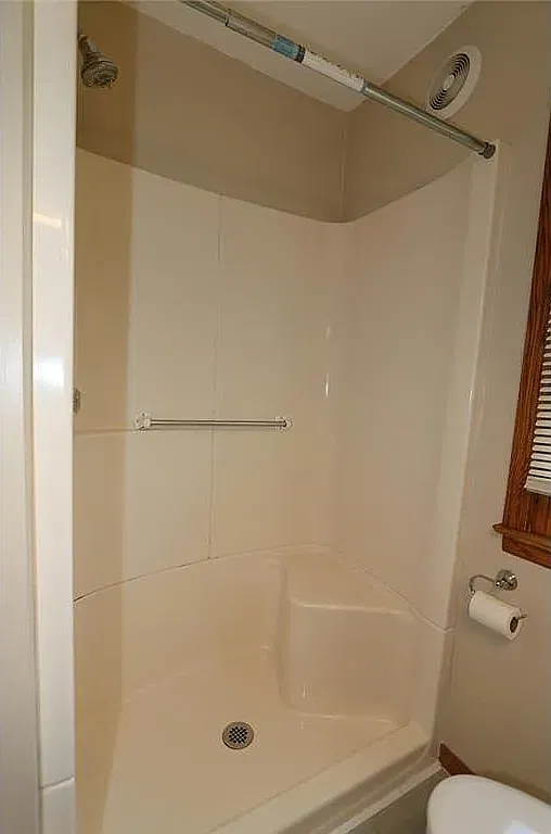 6 bed, $3,200 — Photo 4