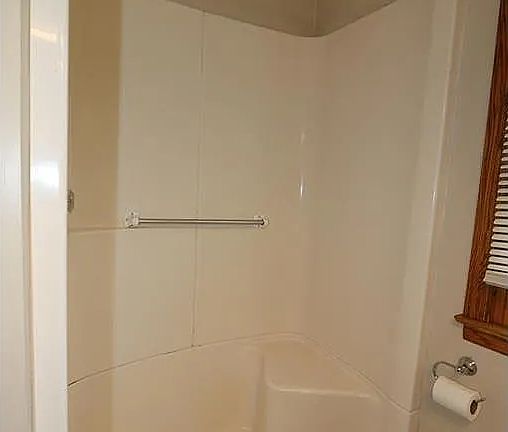 4th image of 818 Aldine St N #3