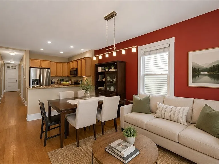 326 Centre St #3 — Photo 4