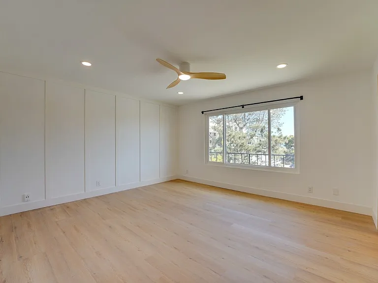 1102 Pacific Beach Dr — Photo 23