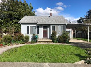 409 NE Flint St, Grants Pass, OR 97526