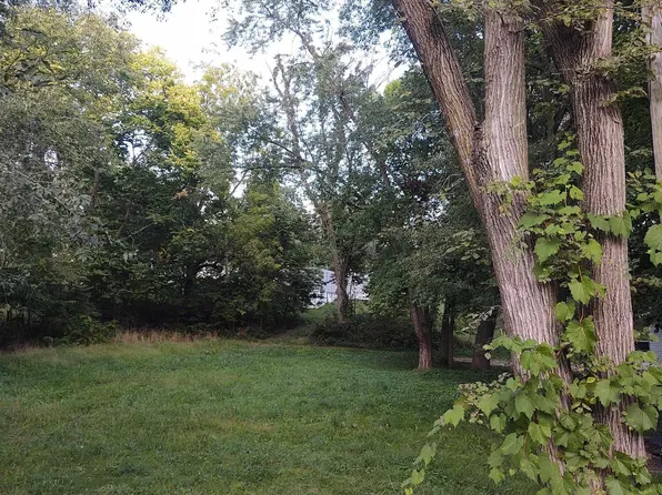 202 S 27th St, Goshen, IN 46528