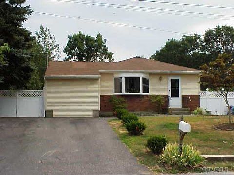 1st image of 84 Arpage Dr E