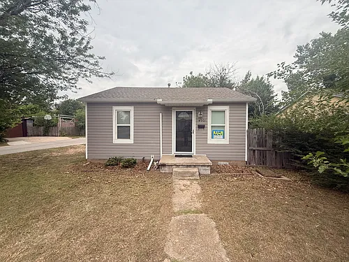 4901 N Willow Ave Photo 1
