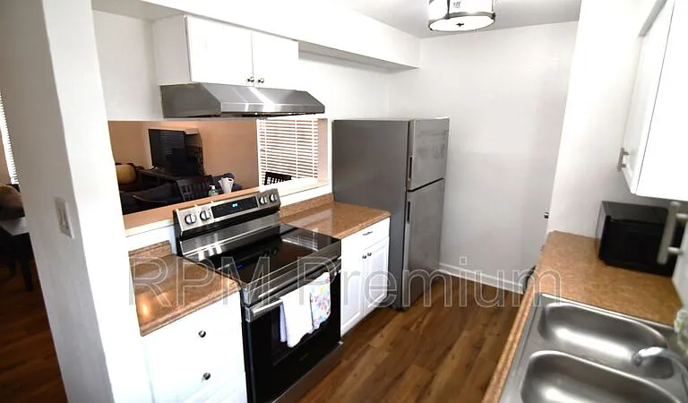 1795 Boulevard De Province #A — Photo 3