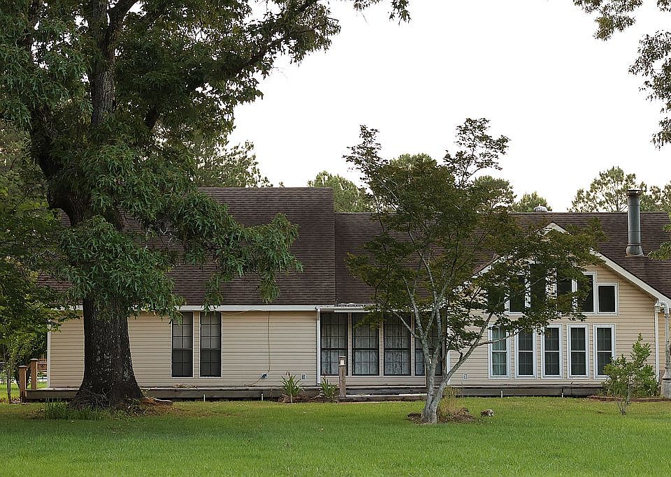 2nd image of 830 Robertson Rd