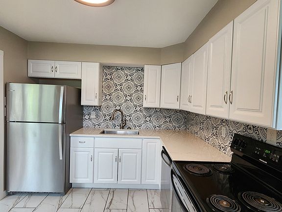 4th image of 739 Highview Dr