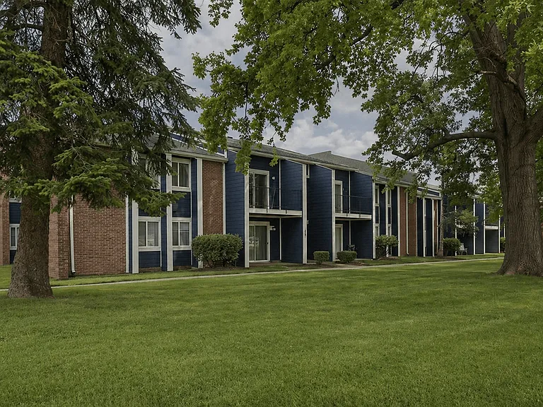 Crestview at Louisville Apartments — Photo 32