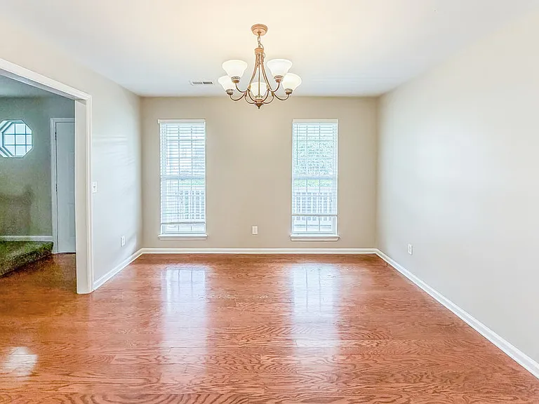 1864 Devon Dr — Photo 7
