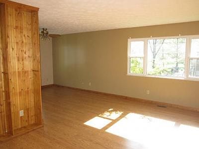 5th image of 5121 Seville Dr