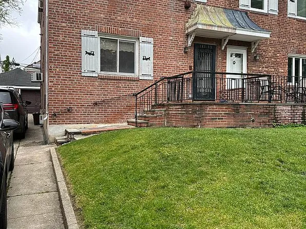 14113 72nd Cres, Flushing, NY 11367