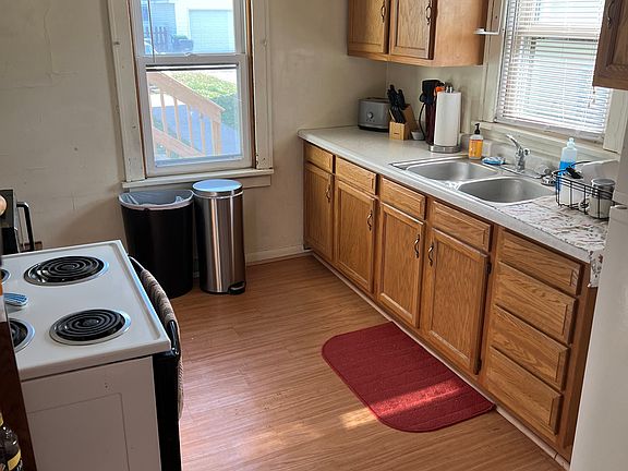 4th image of 772 24th St N #772