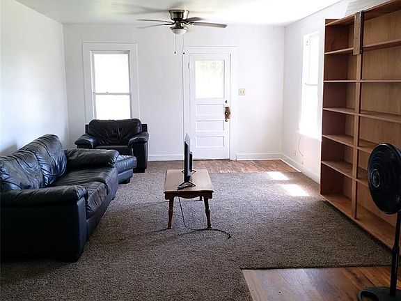4th image of 2106 S Columbia Dr APT A