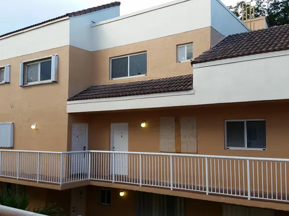14911 SW 80th St APT 204, Miami, FL 33193