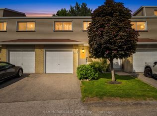 400 Mississauga Valley Blvd #157, Mississauga, ON L5A3N6
