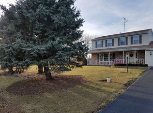 28081 Indian Point Rd, Sycamore, IL 60178