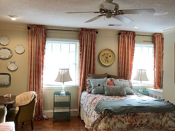 Downstairs master suite 