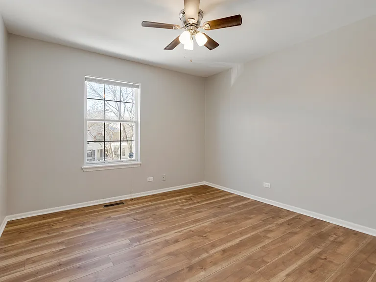 187 Half Moon Cir — Photo 11