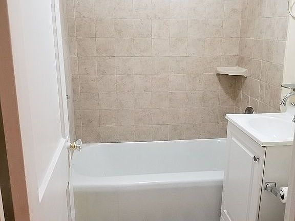 1st floor bathroom
