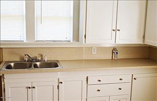 3rd image of 713 W Nob Hill Blvd