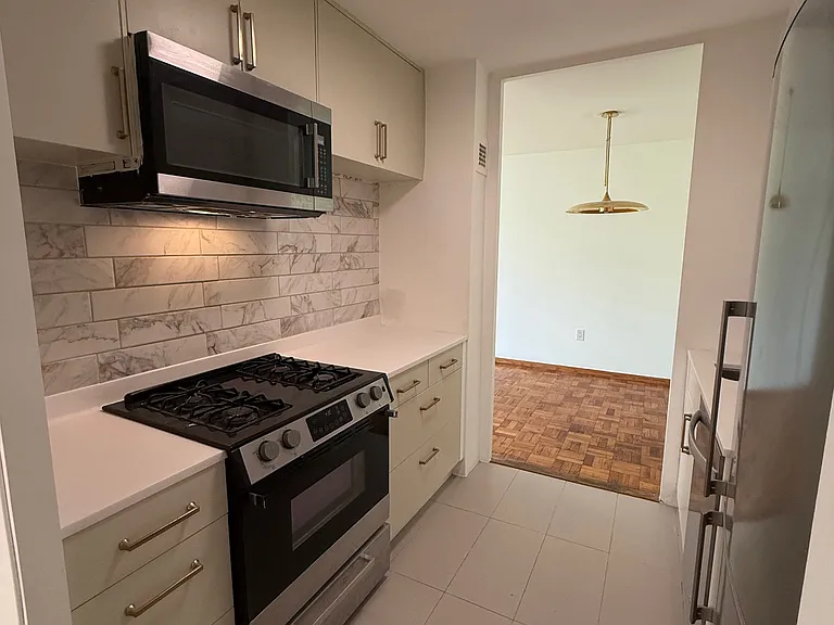 4000 Tunlaw Rd NW #923 — Photo 9