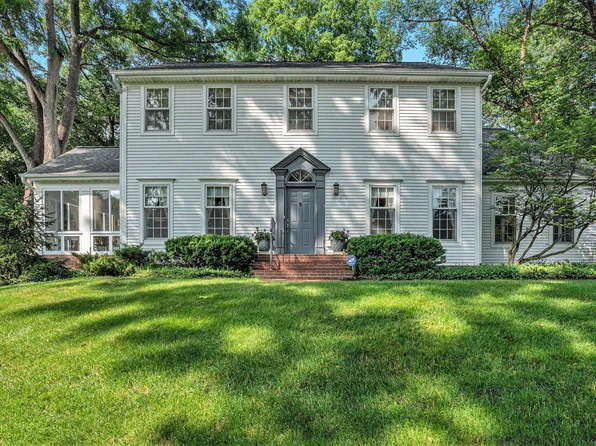 52224 Farmington Square Rd, Granger, IN 46530