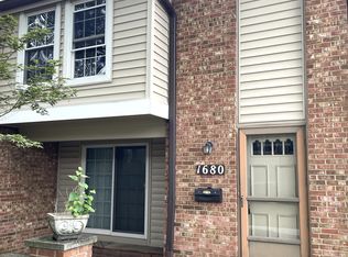 1680 Van Pelt St, Columbus, OH 43220