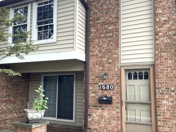 1680 Van Pelt St