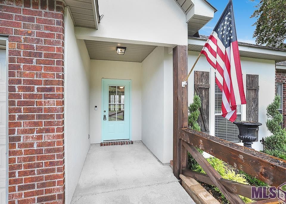 1st image of 43058 Sycamore Bend Ave