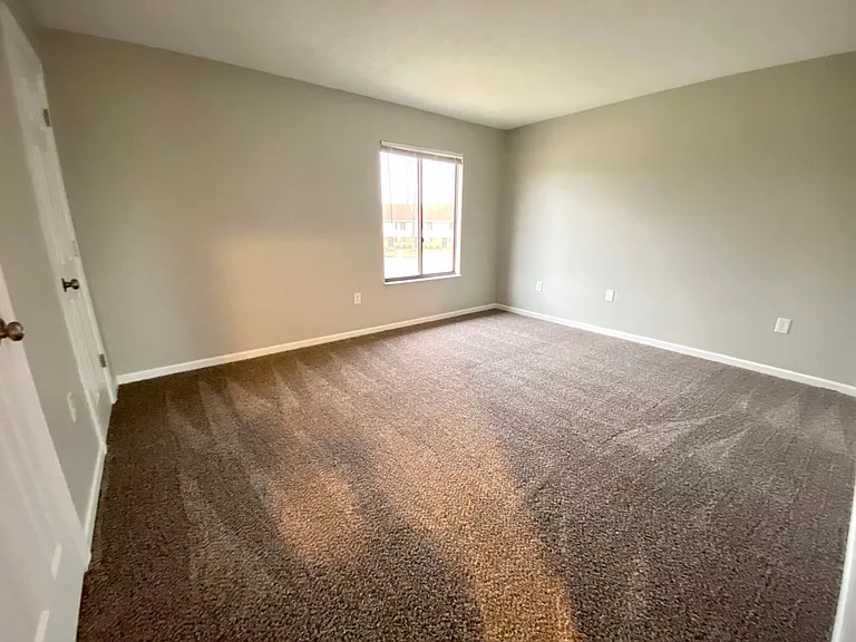 7815-7821 Betsy Ross — Photo 10