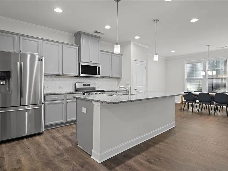 2779 White Oak Ln #20 — Photo 10