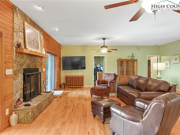 4th image of 65 Hickory Nut Gap Drive