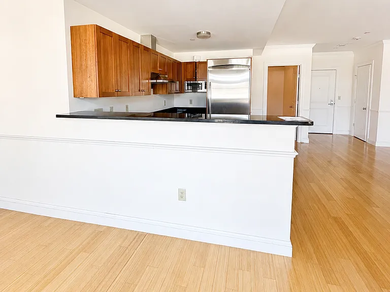 10 Vernon St #305 — Photo 6