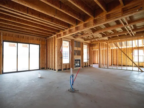9321 NW 116th St, Yukon, OK 73099