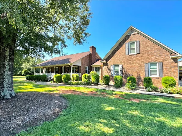 1707 Holiday Dam Rd, Belton, SC 29627