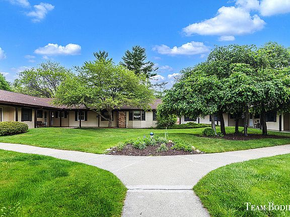 3rd image of 201 Bona Vista Dr NW #21