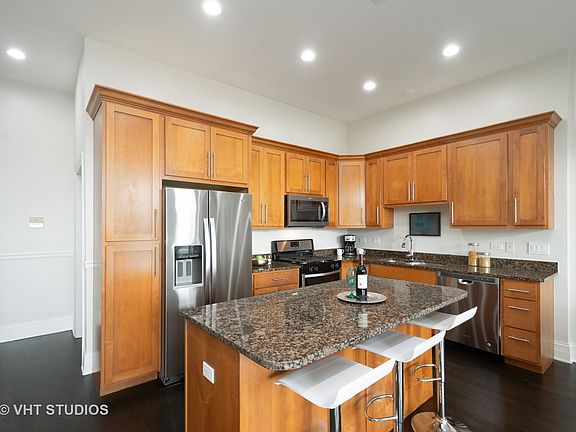 4th image of 3418 W Foster Ave APT 301