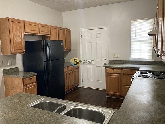 3rd image of 1024 Phelps St