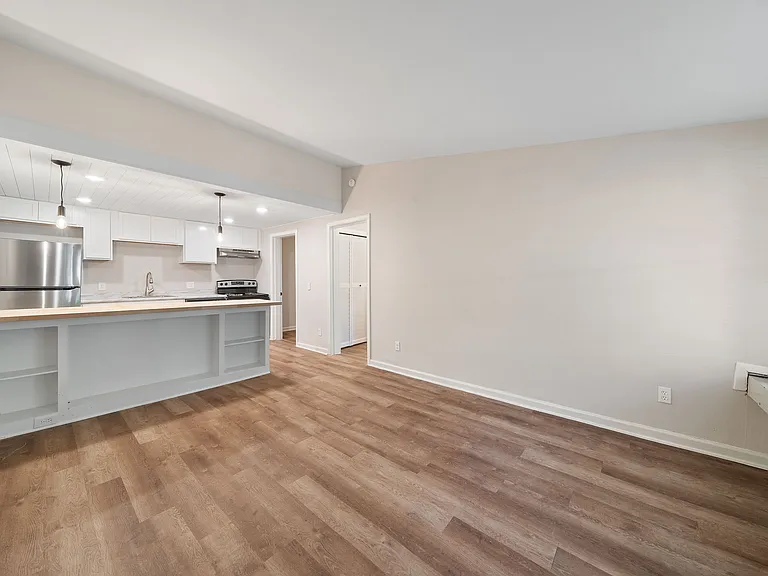 Bay Vista — Photo 11