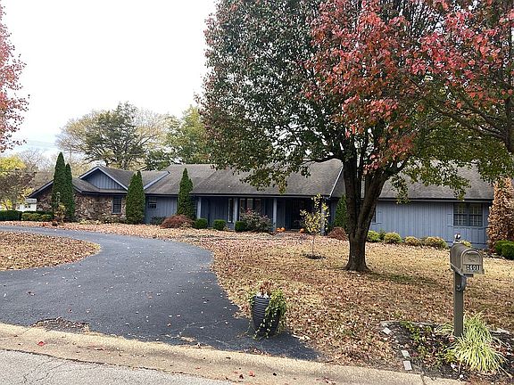3rd image of 2601 Woodstone Dr
