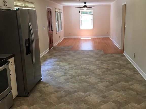 4th image of 239 Woodbyne Ln