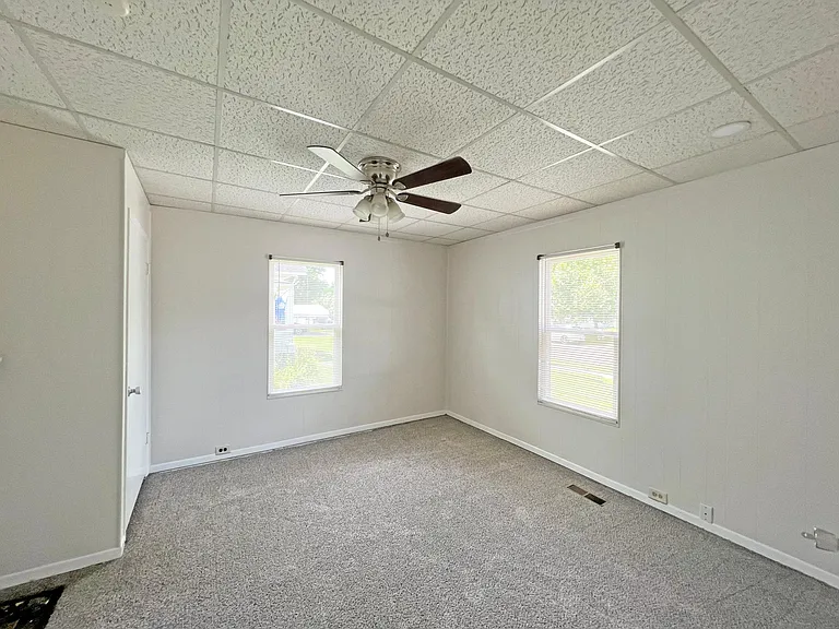 424 E Springdale Ave — Photo 8