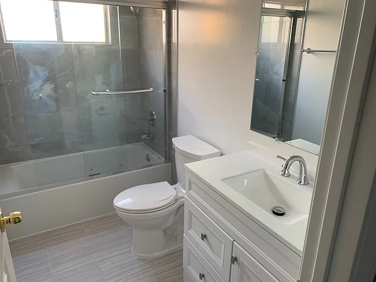 1323 Ashby Ave #D — Photo 4