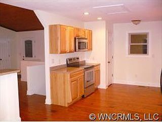 4th image of 127 Dalton Ln
