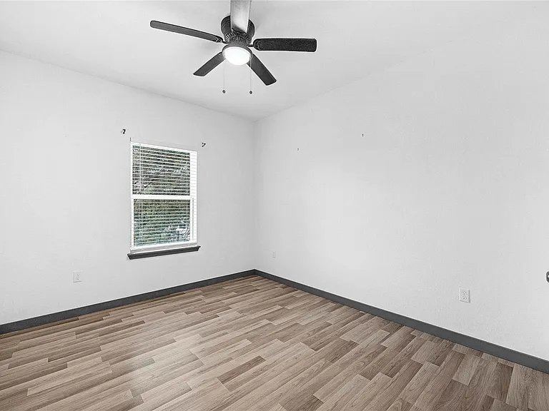 3625 Lydia St #B — Photo 17