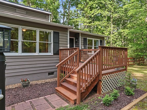 5th image of 2415 Western Park Ln