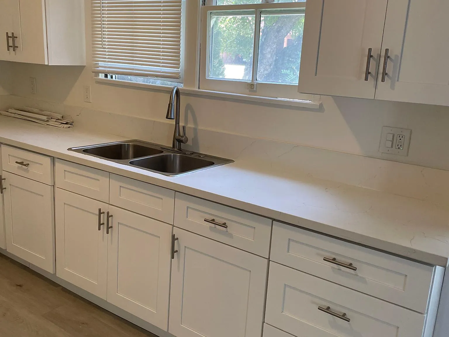 10940 Roebling Ave — Photo 3